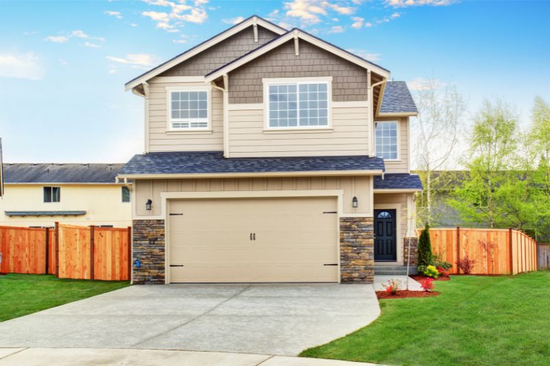 Los garajes exteriores para coches